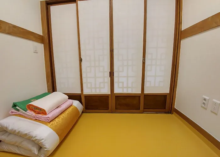 Bukchon Hyosunjae 3*