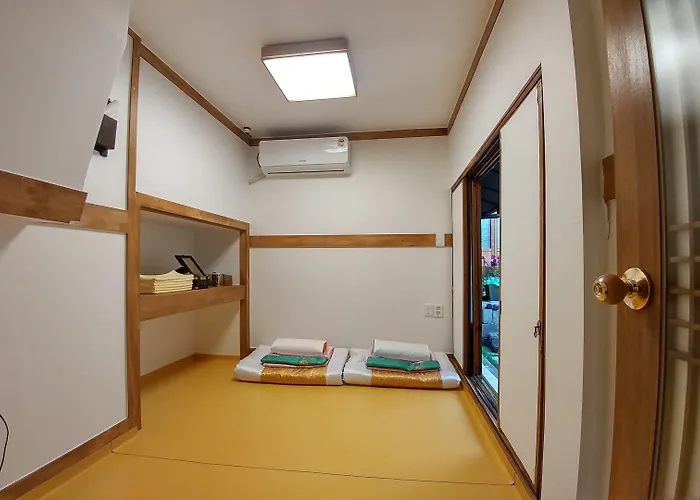 Bukchon Hyosunjae 招待所 3*