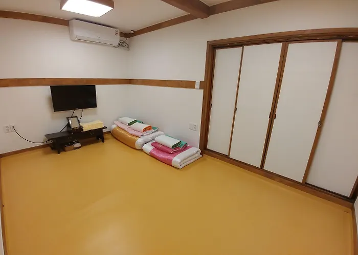 招待所 Bukchon Hyosunjae 3*