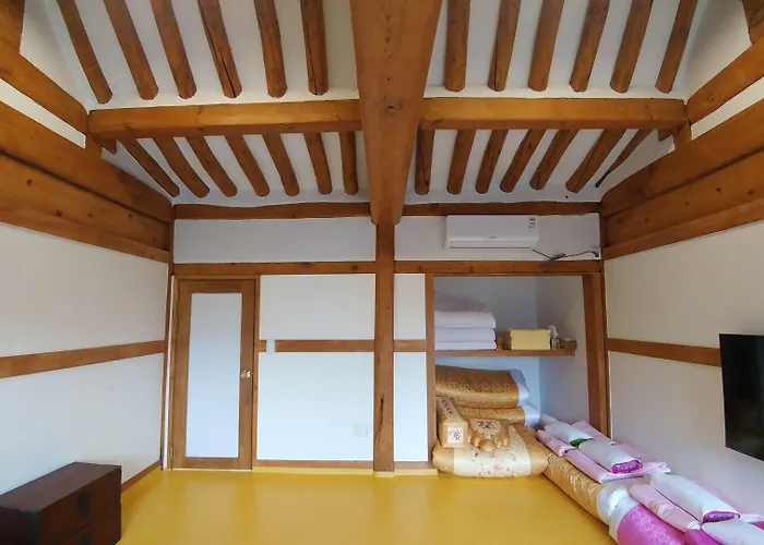 Bukchon Hyosunjae 3* 首爾