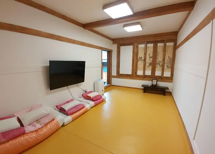 Bukchon Hyosunjae 3*