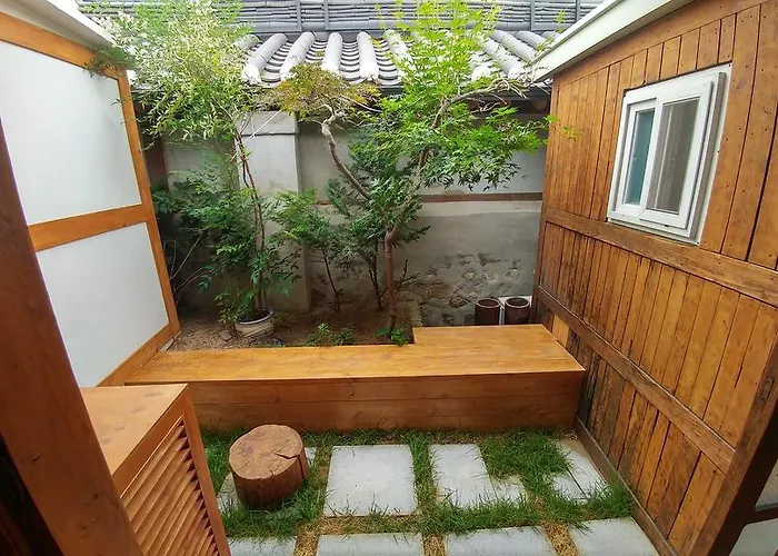 Bukchon Hyosunjae 招待所 3*
