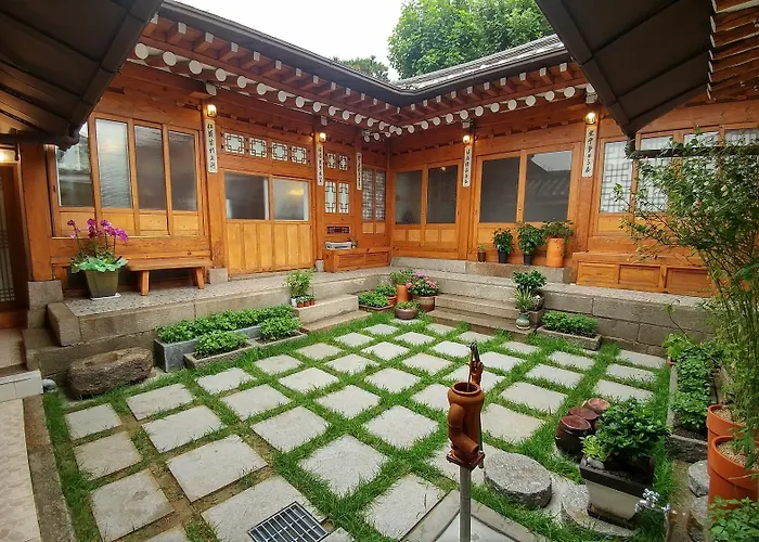 Bukchon Hyosunjae 3*